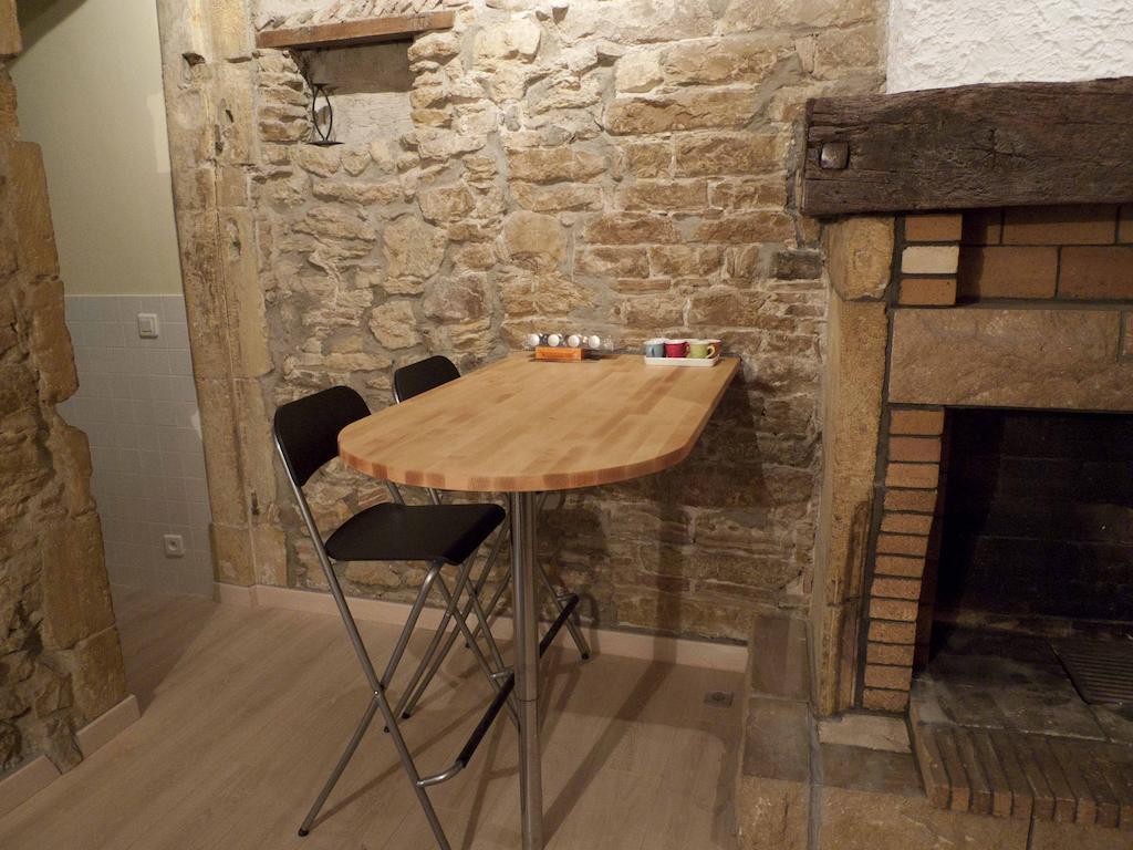 Studio Charme Et Confort Aux Cordeliers ليون الغرفة الصورة